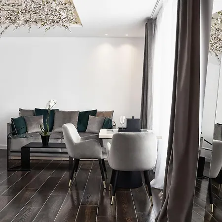 מלון Katikies Garden 5*
